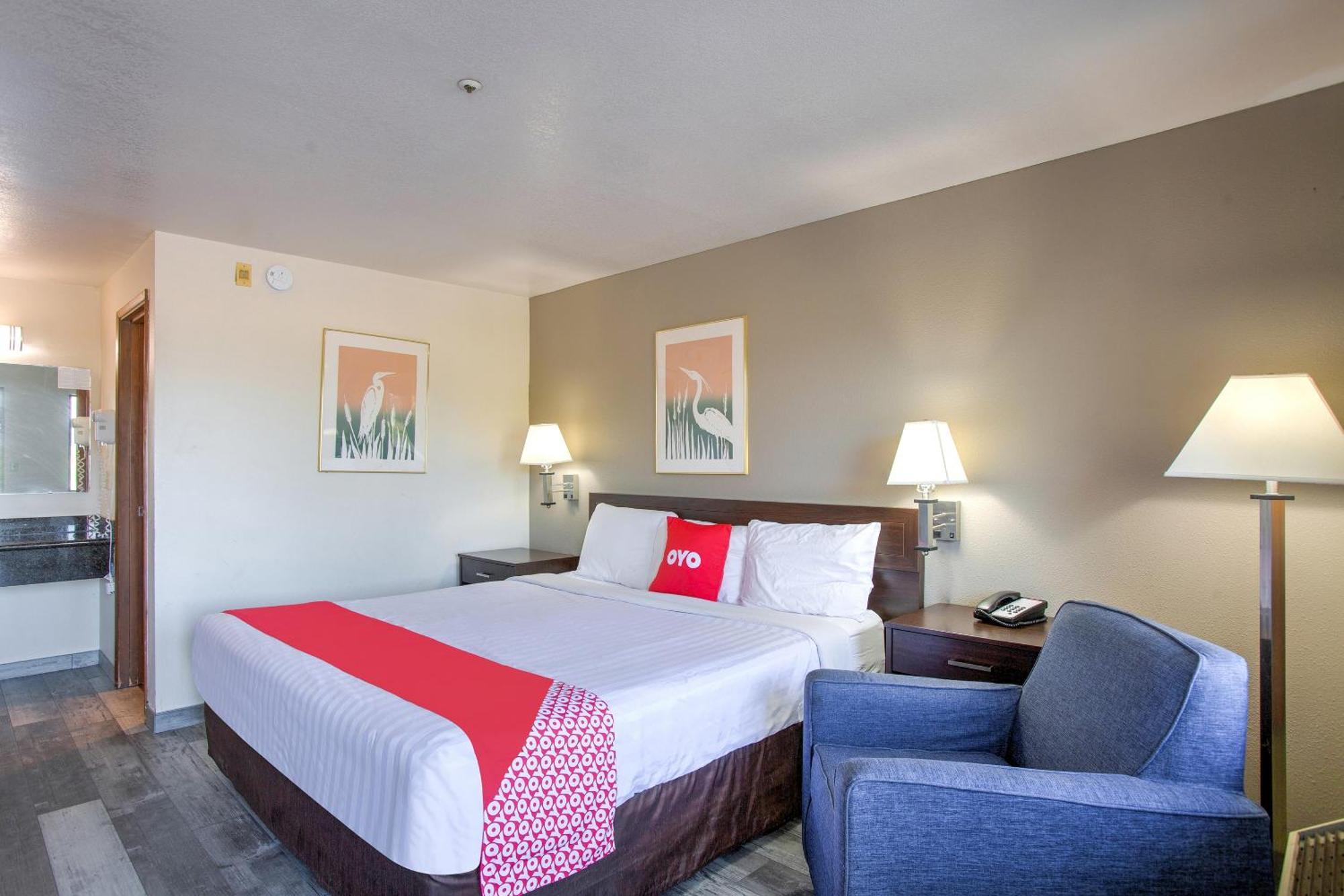 Oyo Woodland Hotel And Suites Buitenkant foto