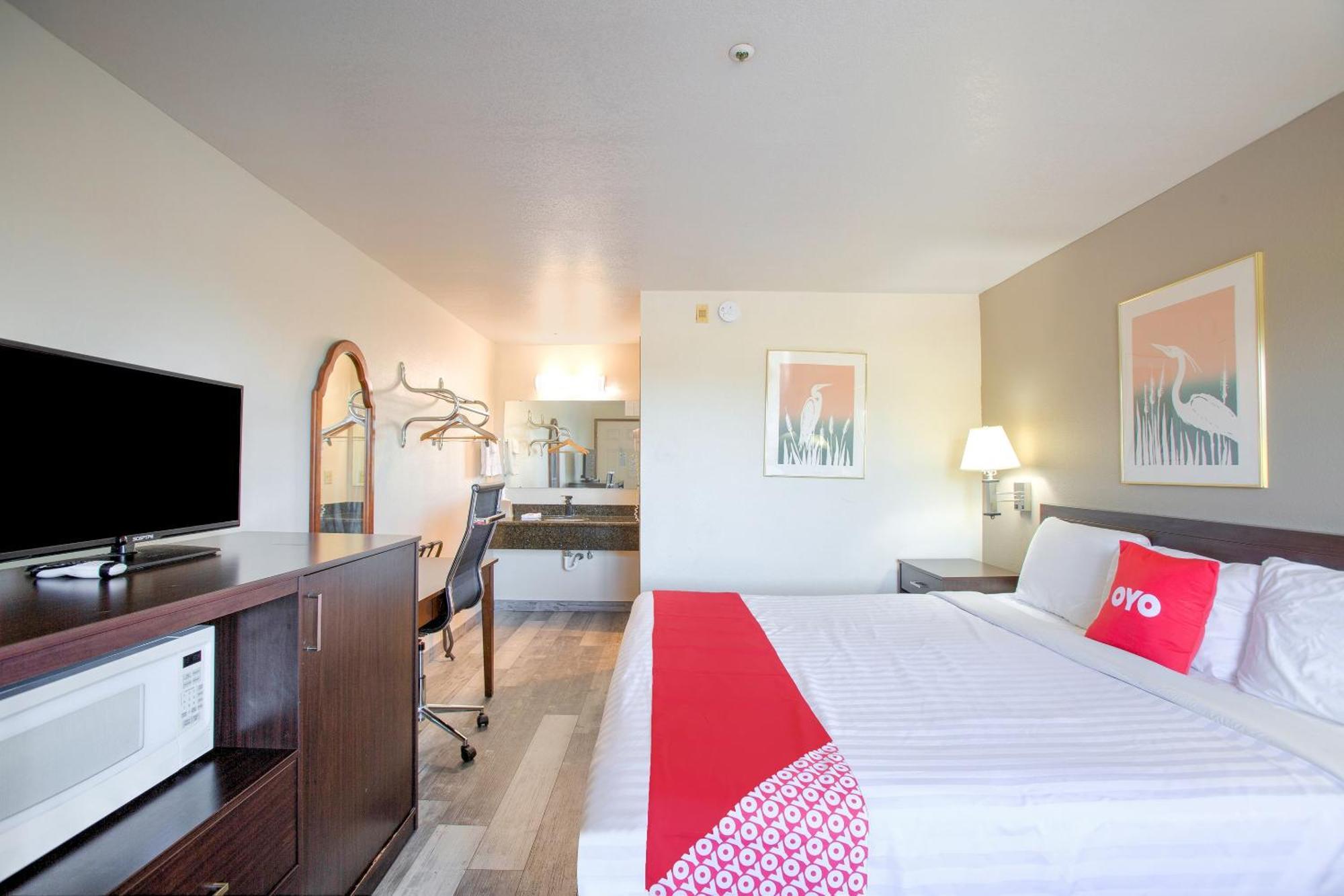Oyo Woodland Hotel And Suites Buitenkant foto