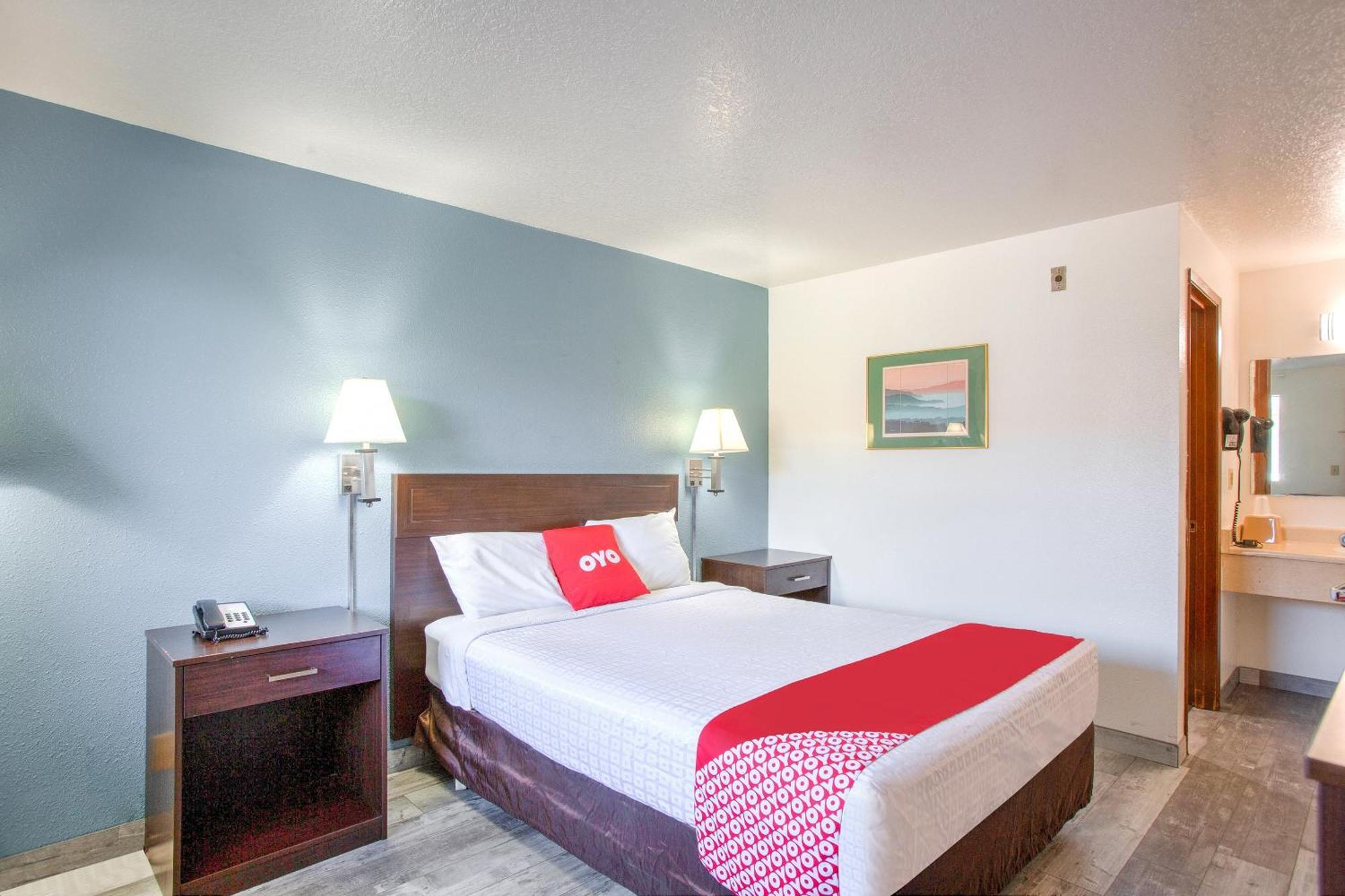 Oyo Woodland Hotel And Suites Buitenkant foto