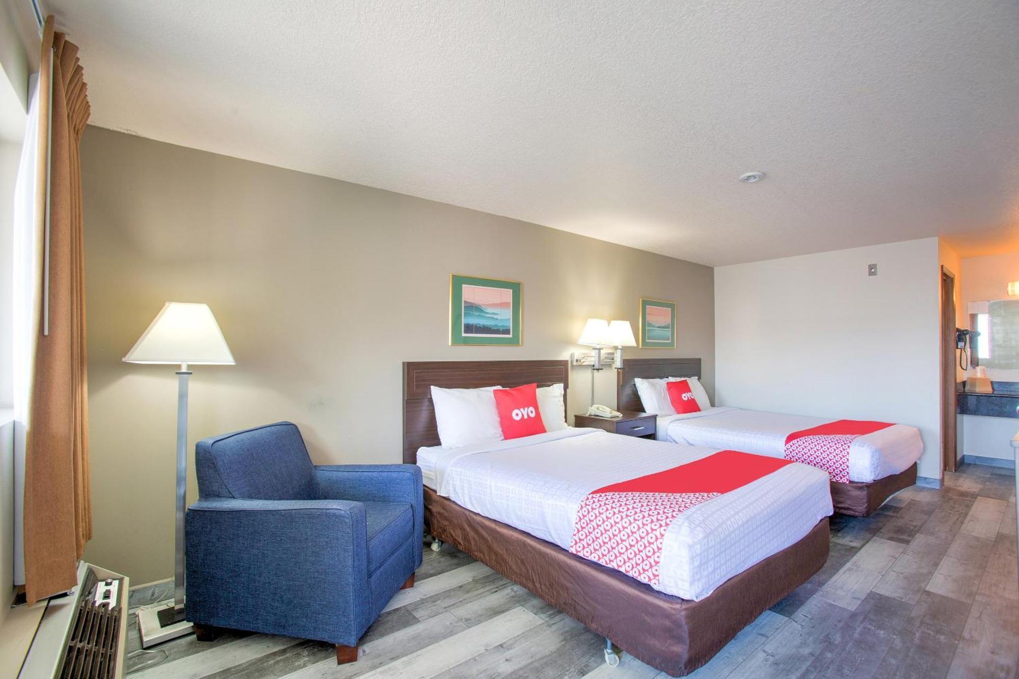 Oyo Woodland Hotel And Suites Buitenkant foto