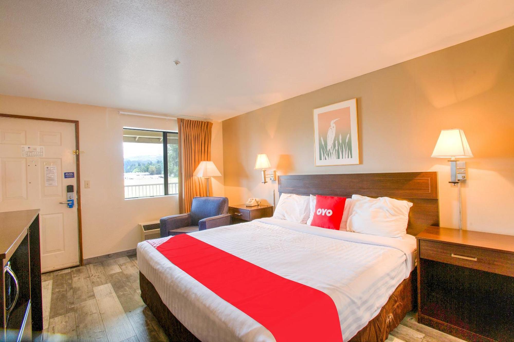 Oyo Woodland Hotel And Suites Buitenkant foto