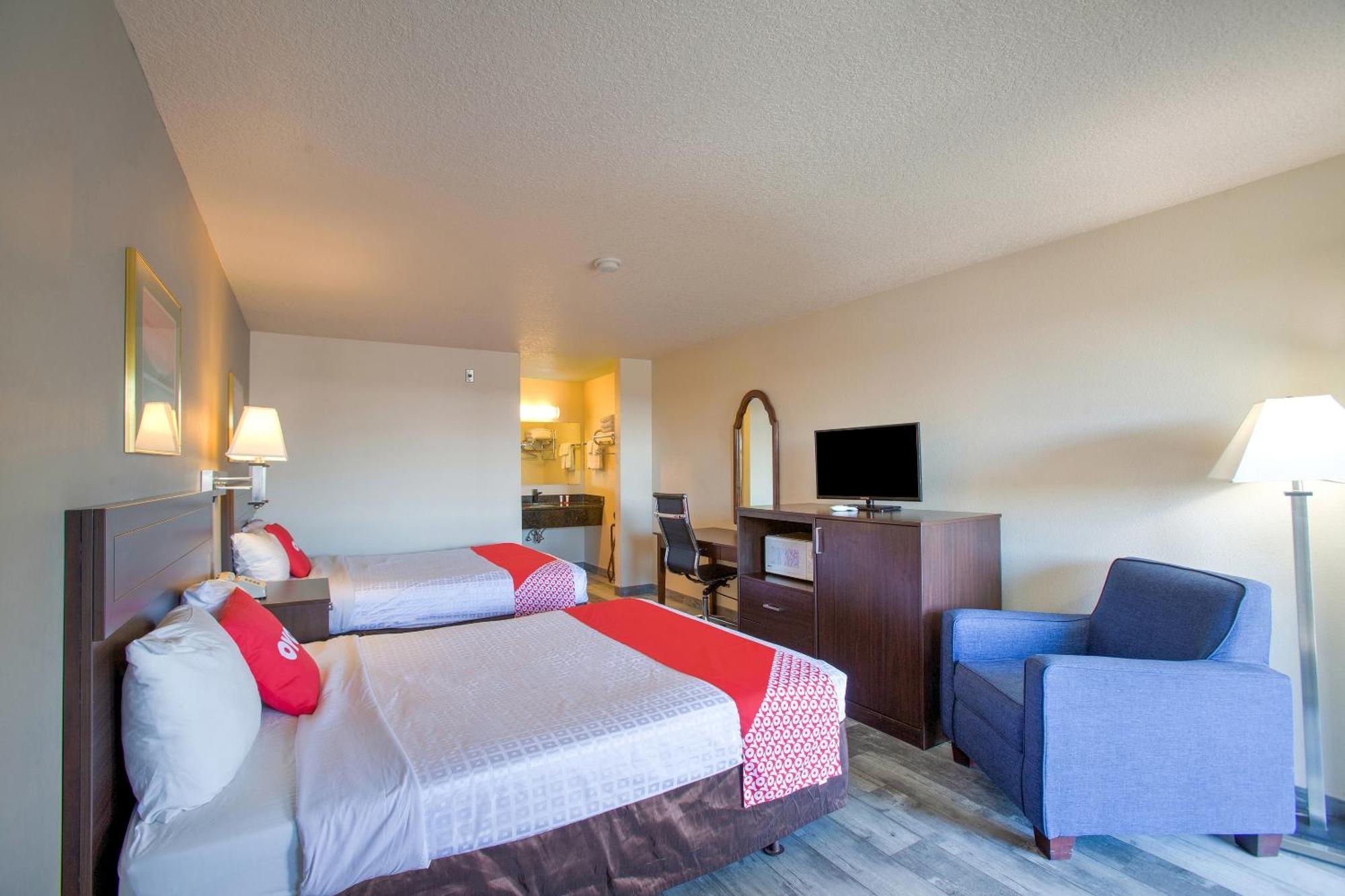 Oyo Woodland Hotel And Suites Buitenkant foto