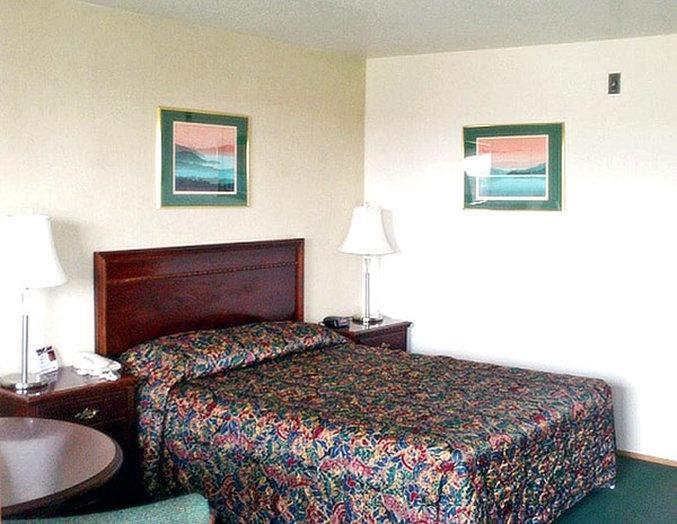 Oyo Woodland Hotel And Suites Buitenkant foto